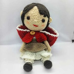 Amigurumi-cappuccetto-rosso-all'uncinetto-cappuccio-abbassato