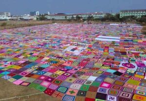 Coperta più grande del mondo fatta a maglia - TOP 10 dei lavori all’uncinetto e a maglia nel mondo