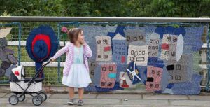 Grace Brett nonnina street art uncinetto (2)