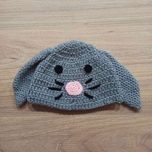 cappellino-coniglio-uncinetto-2